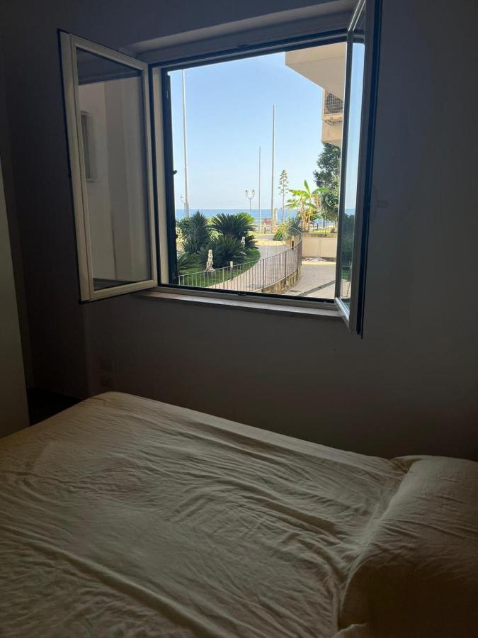 Bilocale Vista Mare Sul Lungomare Apartment Siderno Екстериор снимка